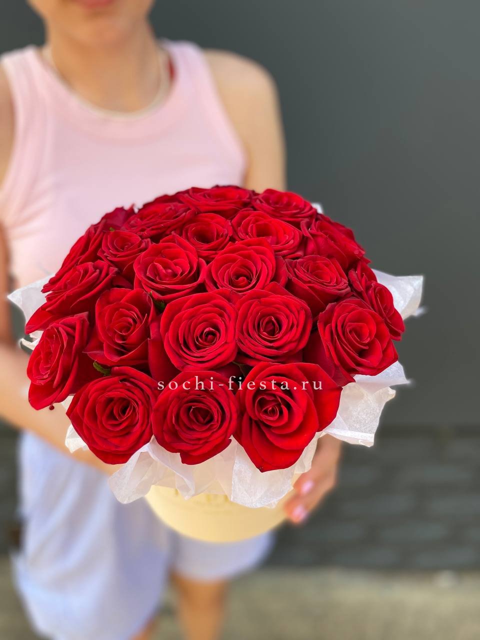 свадебная композиция с пионами и эустомой в Нальчике