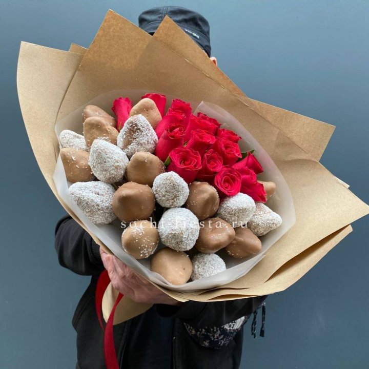 Розы и клубника в шоколаде Мерси в Нальчике
