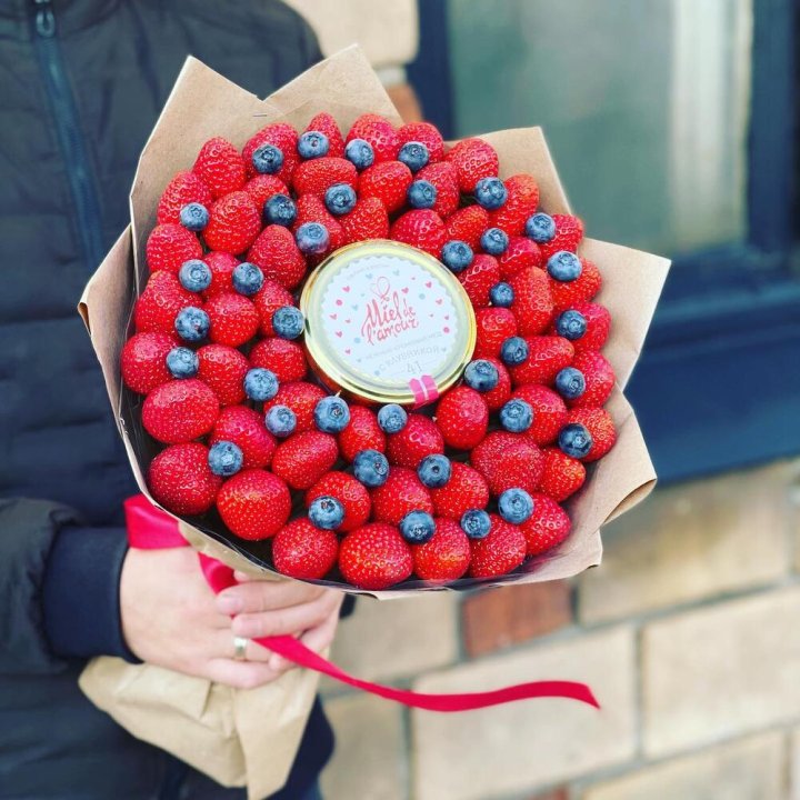 "Клубника и мёд" в Нальчике