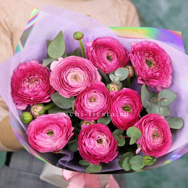 Ранункулюсы с эвкалиптом №2 в Нальчике