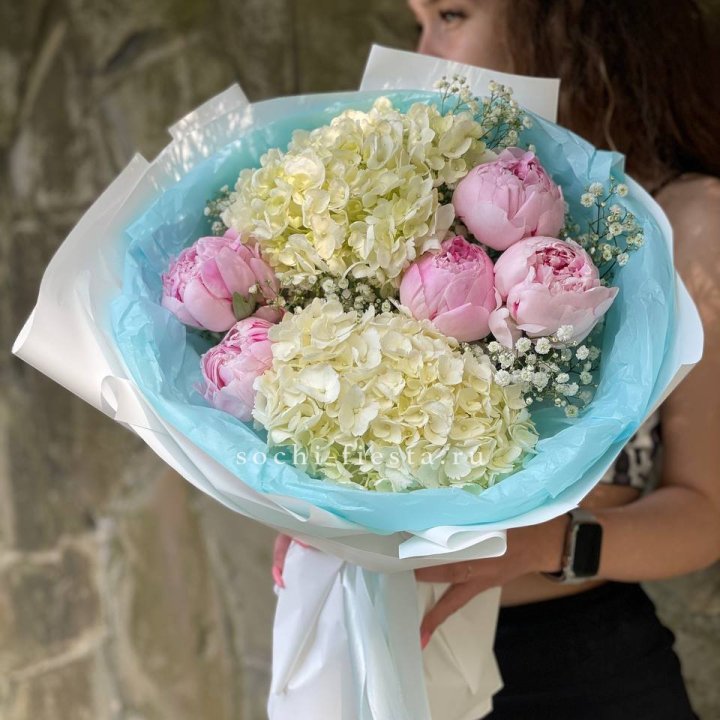 Букет с пионами "Блюсом" в Нальчике