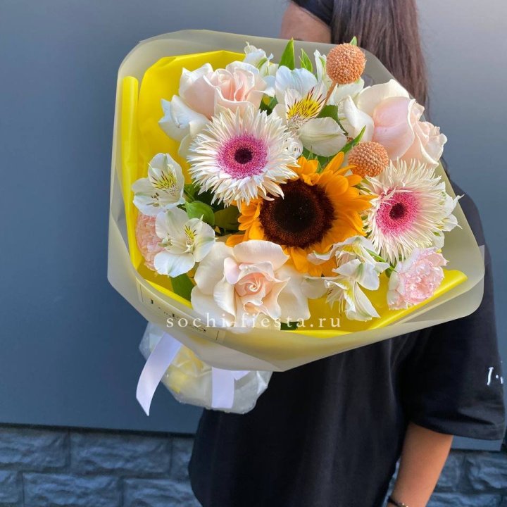 Букет с подсолнухом "Елоу" в Нальчике