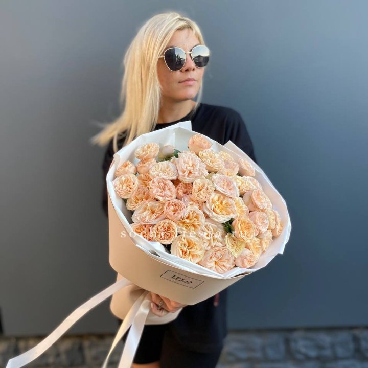 15 пионовидных роз №2 в Нальчике