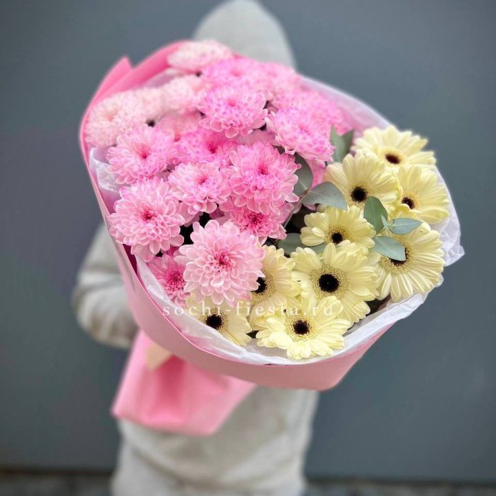 Дуо хризантем и гербер в Нальчике