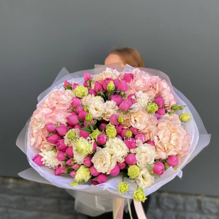  Букет  гортензий и Мисти в Нальчике