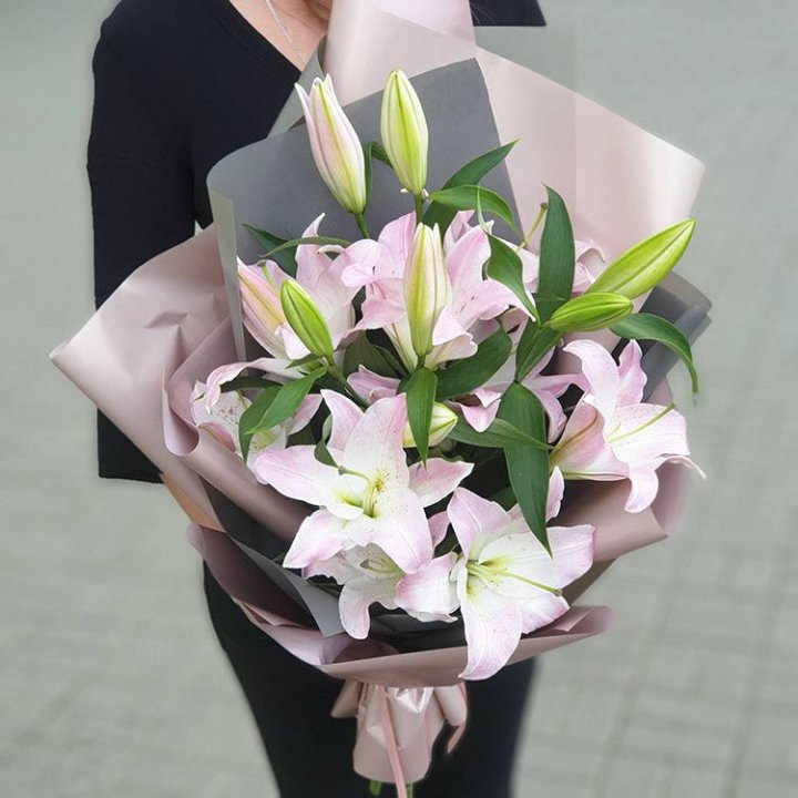 Букет розовых лилий в Нальчике