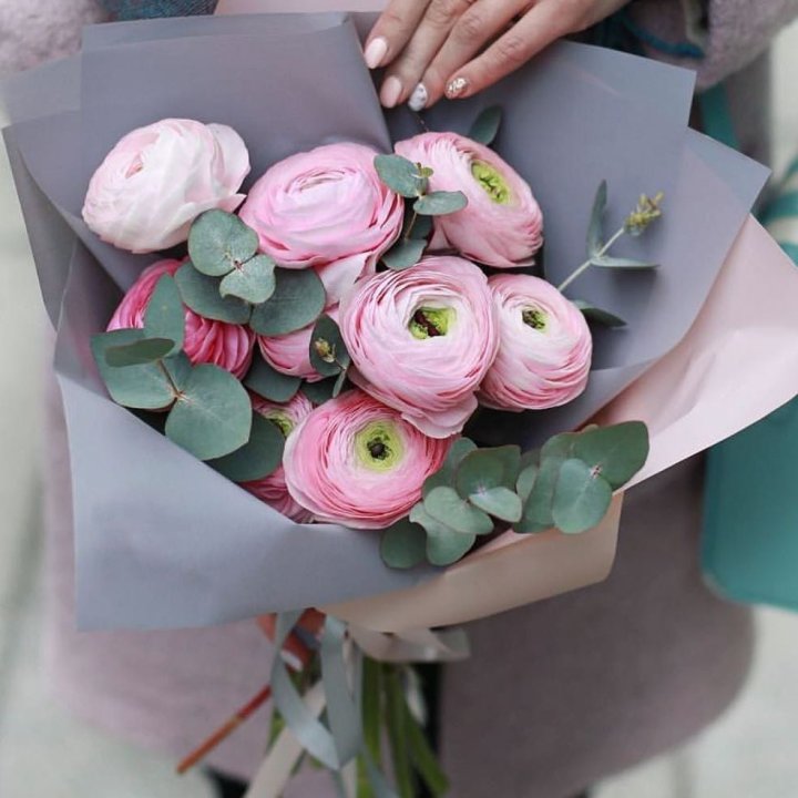 Ранункулюсы с эвкалиптом №1 в Нальчике