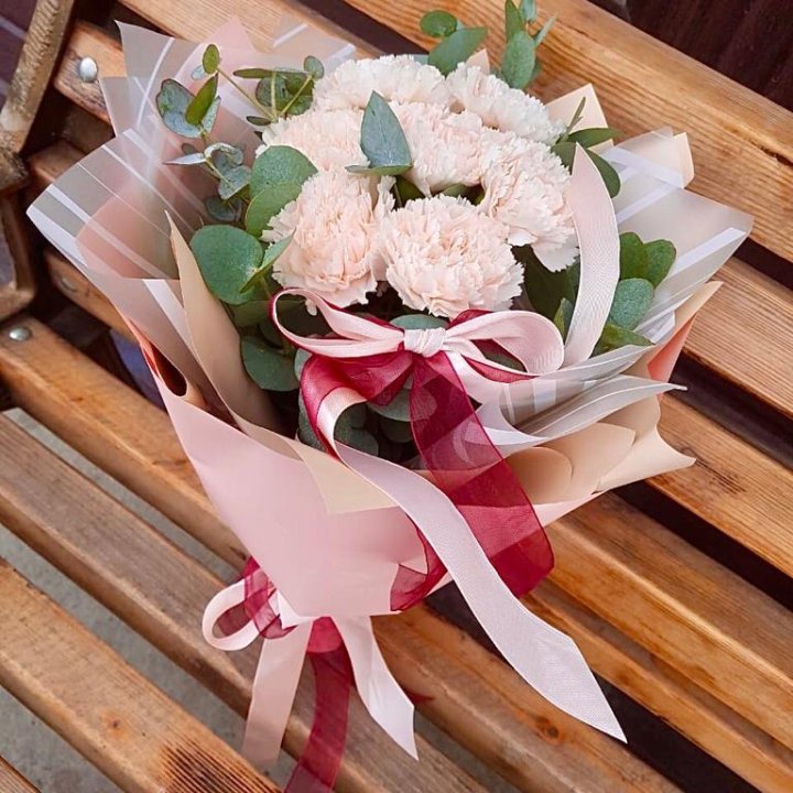 Диантусы с эвкалиптом в Нальчике