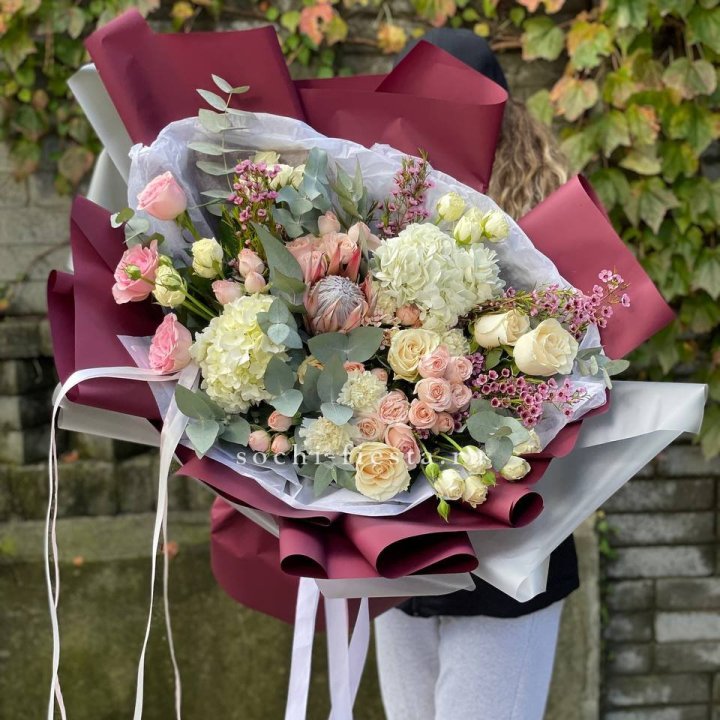 Авторский букет с протеей №1 в Нальчике