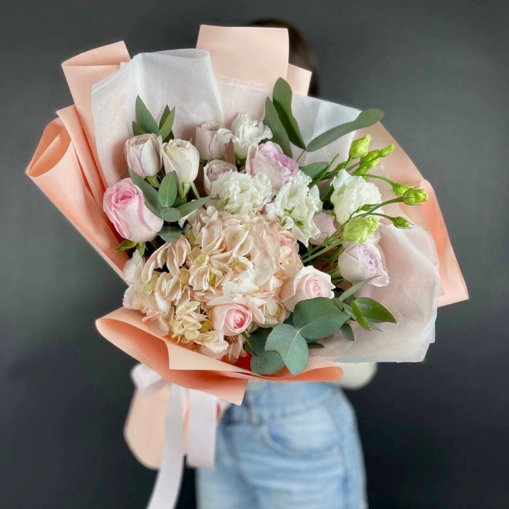 Букет с гортензией "Клодс" в Нальчике