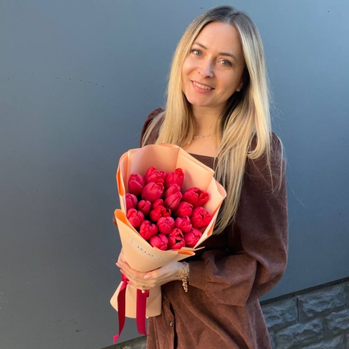  19 красных тюльпанов в Нальчике