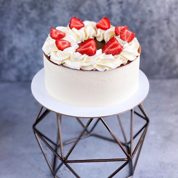 Торт "Клубника со сливками" в Нальчике