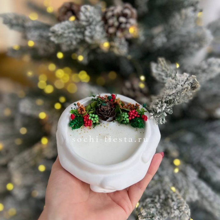 Свеча ароматическая в гипсе Руки с шишкой в Нальчике