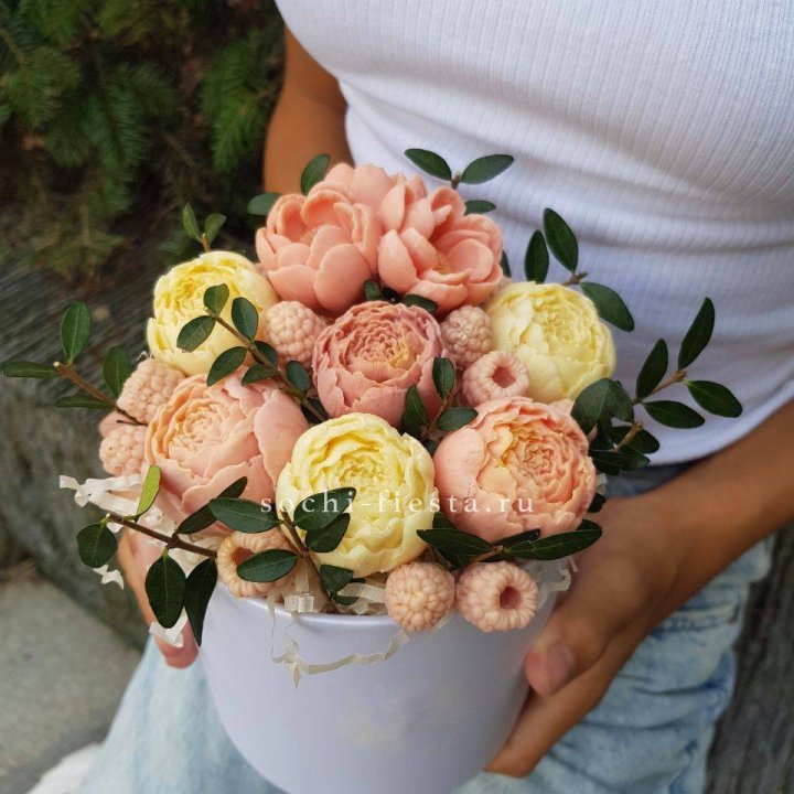 Шоколадный букет с ягодами в Нальчике