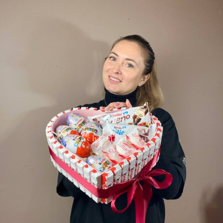 Подарочный набор сердце с Киндерами в Нальчике