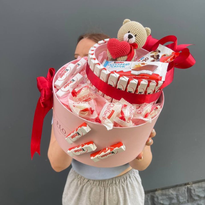 Бокс киндерами и раффаэлло 2 в Нальчике