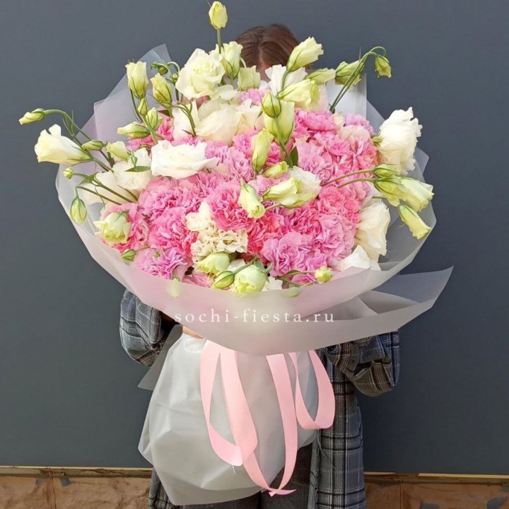 Букет из эустом и диантусов  в Нальчике