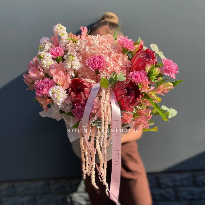 Коробка с цветами "Камикадзе" в Нальчике