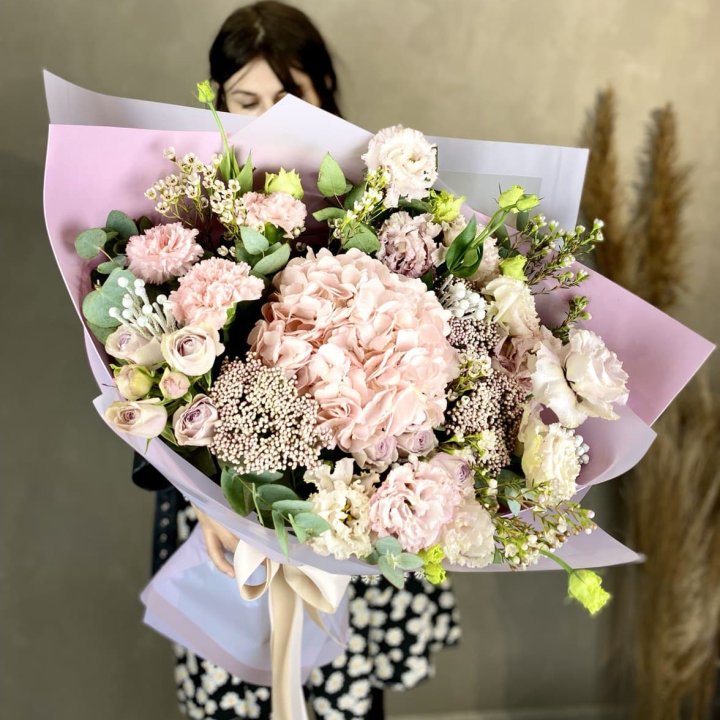 Дизайнерский букет "Трели кримс" в Нальчике