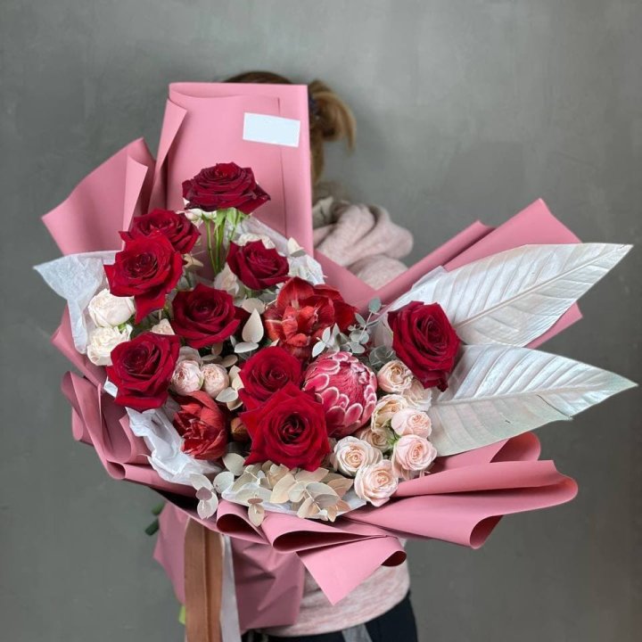 Дизайнерский букет "Ред Вильвет" в Нальчике