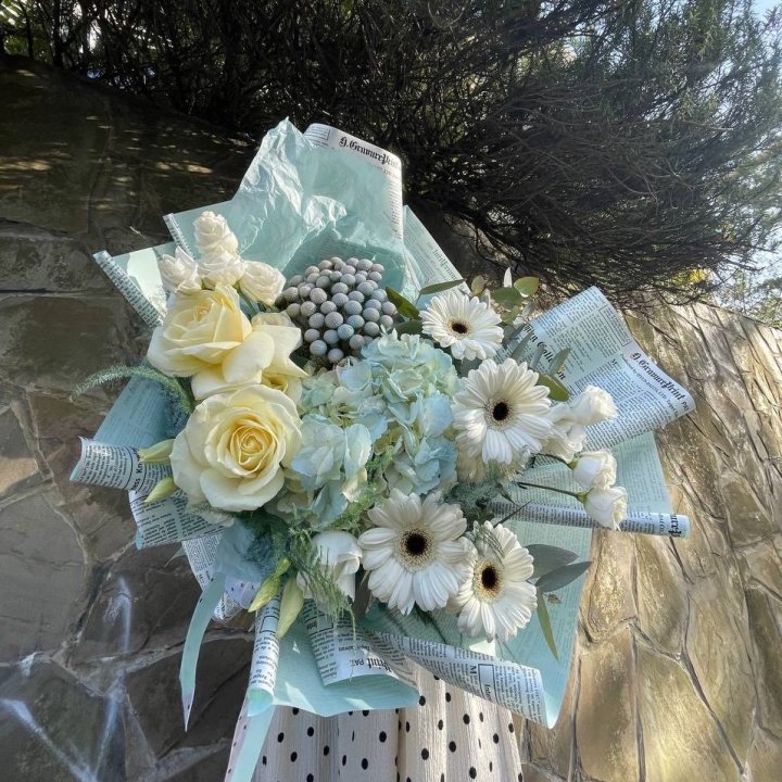 Дизайнерский букет "Линдж-блю" в Нальчике