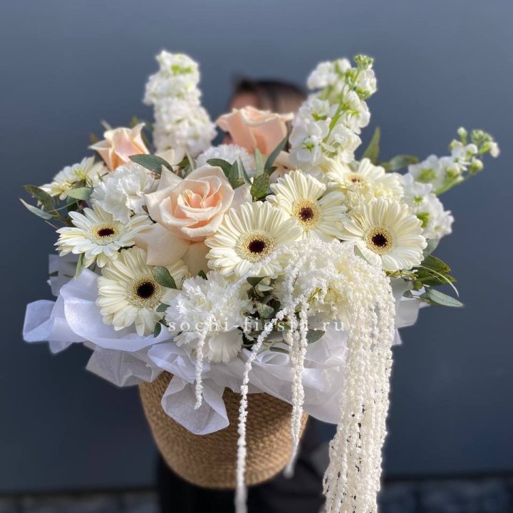 Цветы в джутовом кашпо "Валери" в Нальчике