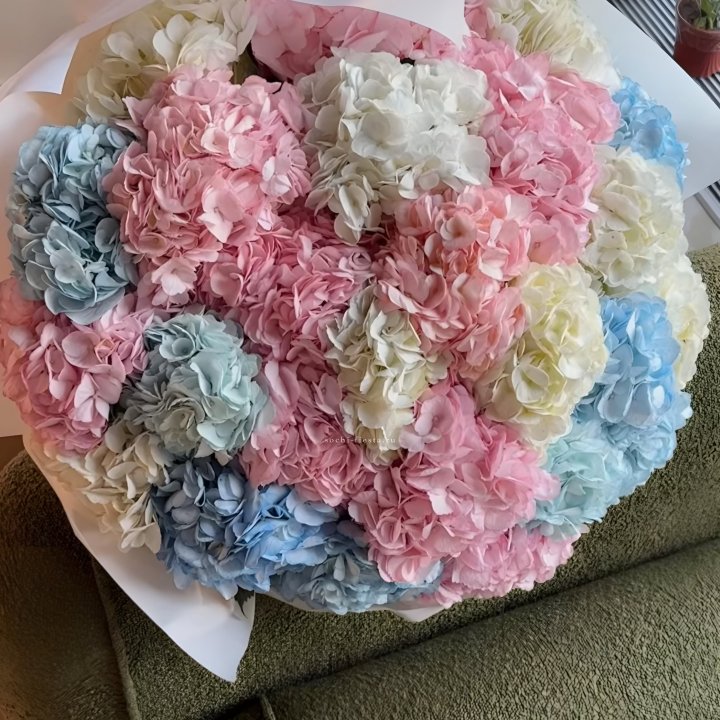 Букет гортензий микс в Нальчике