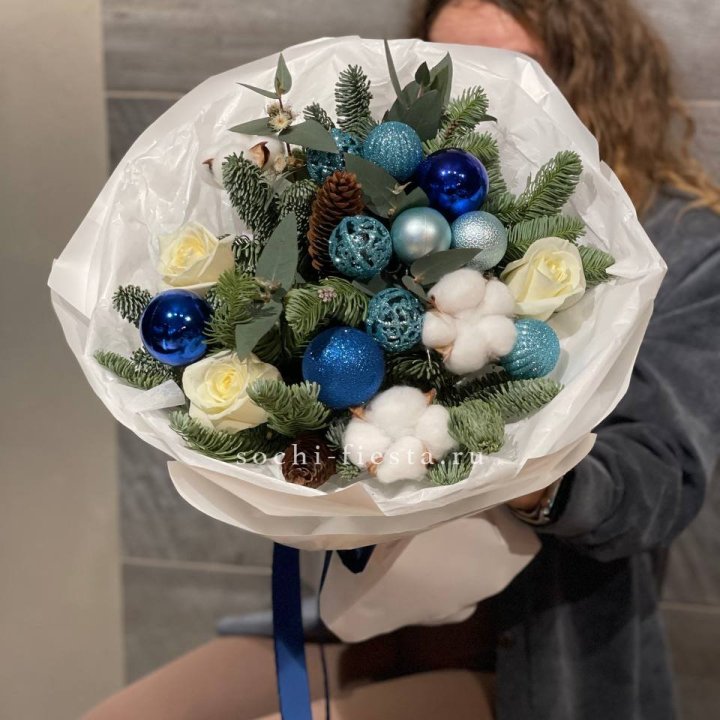 Новогодний букет "Синий иней" в Нальчике