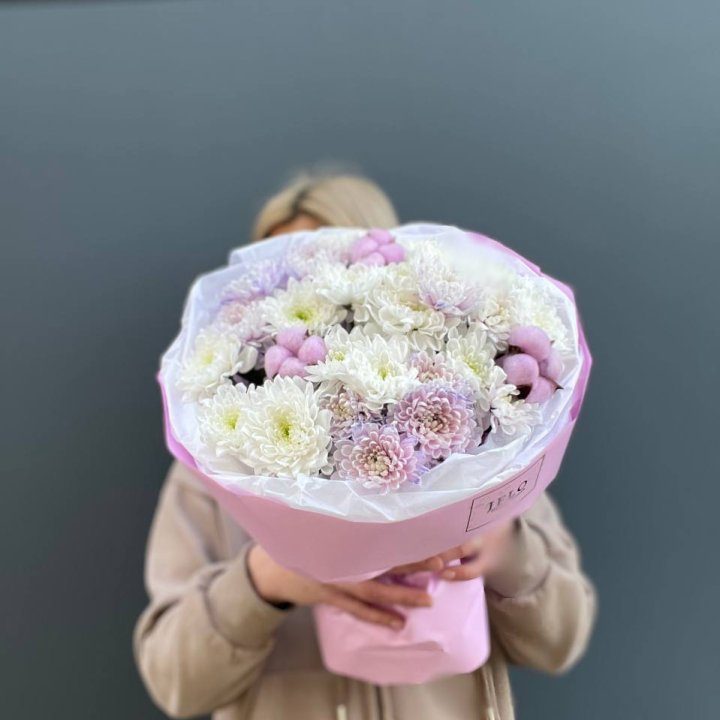 7 нежных хризантем в Нальчике