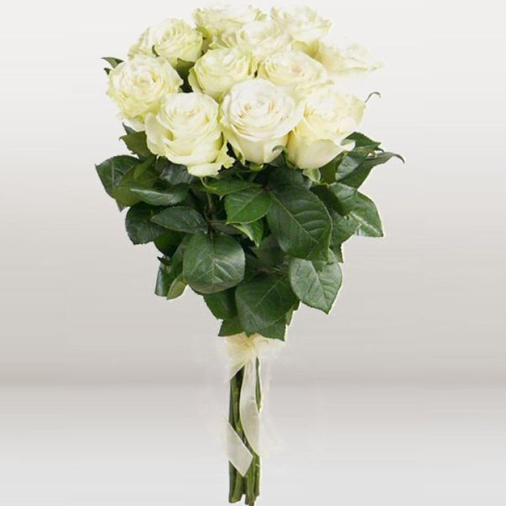 11 белых голландских роз в Нальчике