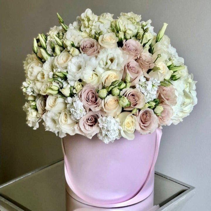 Цветочный бокс "Бриджит" в Нальчике