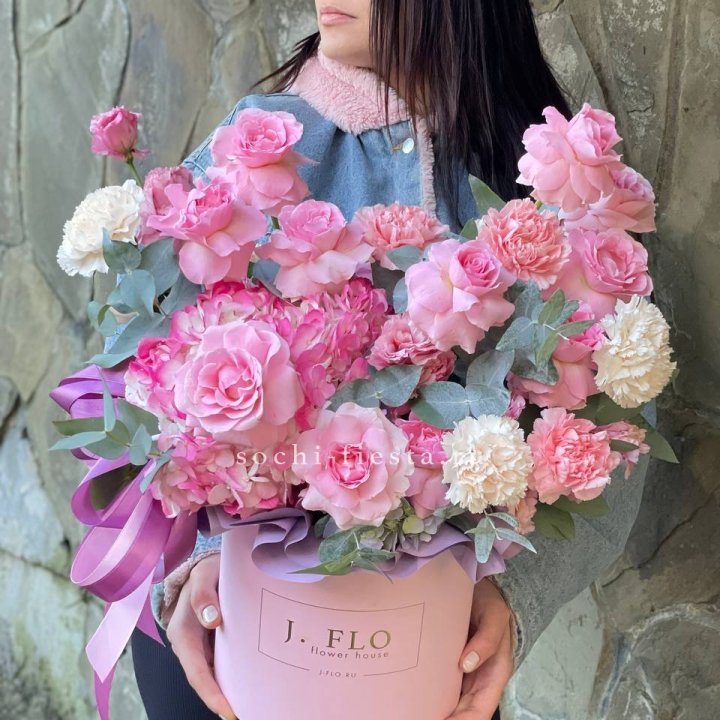 Цветочный бокс "Эсмиральда" в Нальчике