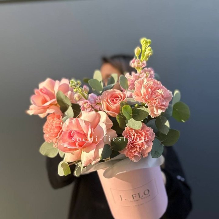 Цветы в боксе "Сизара" в Нальчике