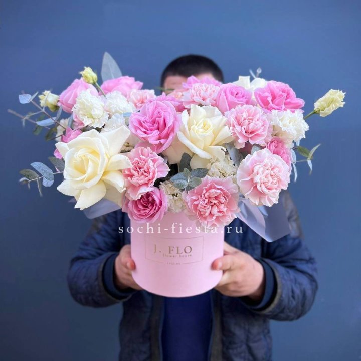 Цветочный бокс "Памела" в Нальчике