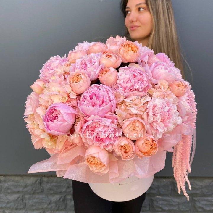 Коробка с пионами "Дабл фловер" в Нальчике