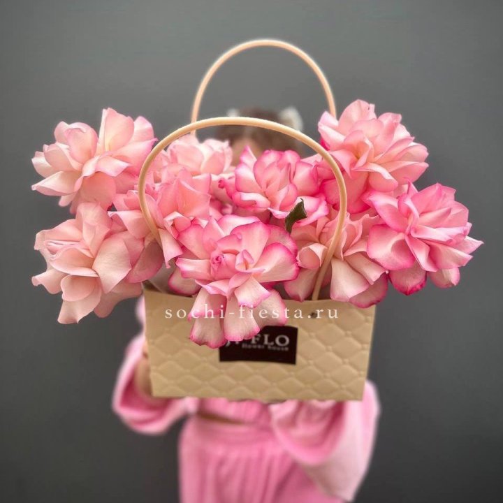 Сумочка розовых роз Венди в Нальчике