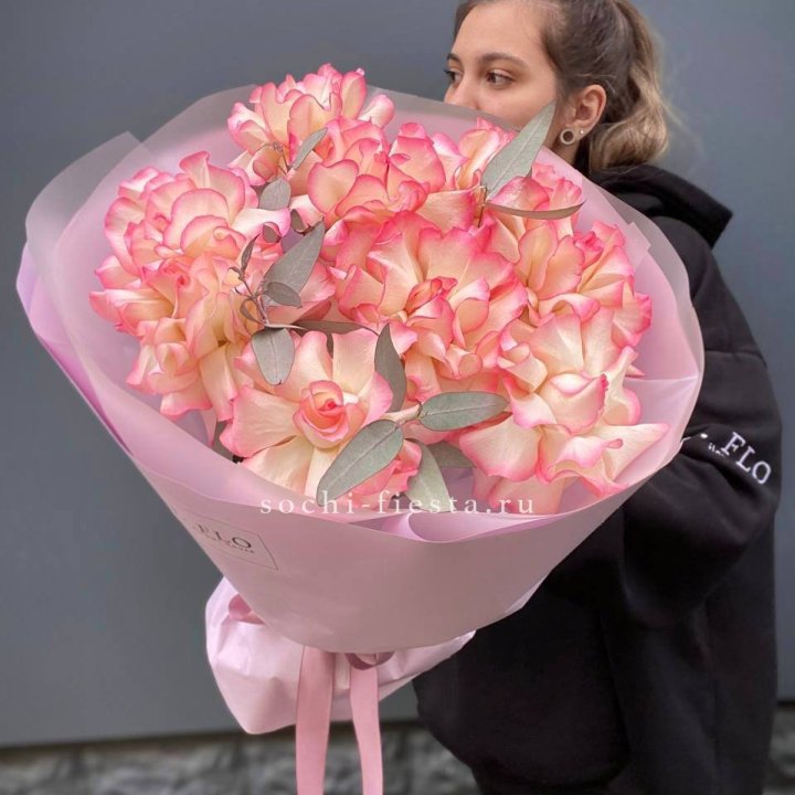 9 французских роз Джумилия в Нальчике