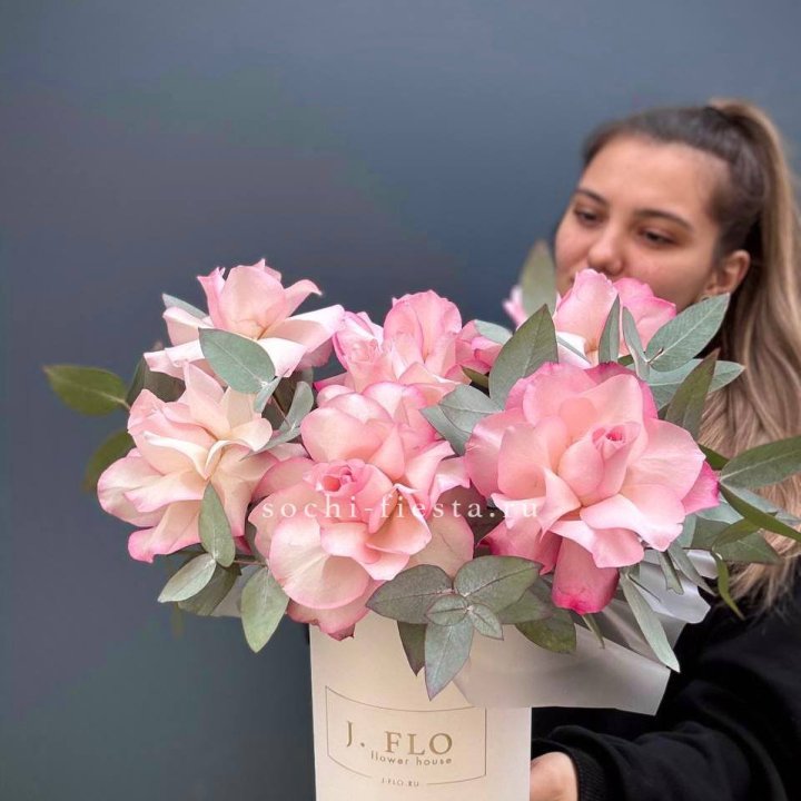 7 Французских роз в боксе в Нальчике