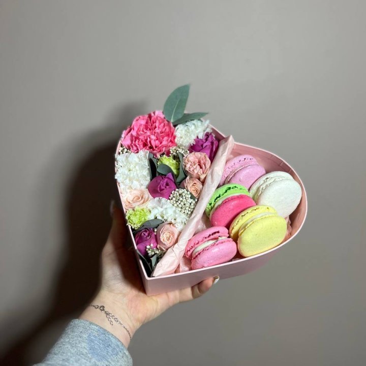 Дуо цветы и макаронсы в Нальчике