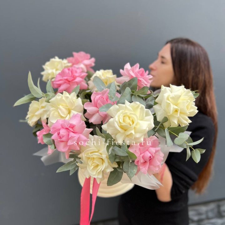 Зефирный бокс из 17 французских роз микс в Нальчике