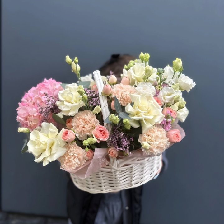 Цветочная корзина "Софтнес" в Нальчике