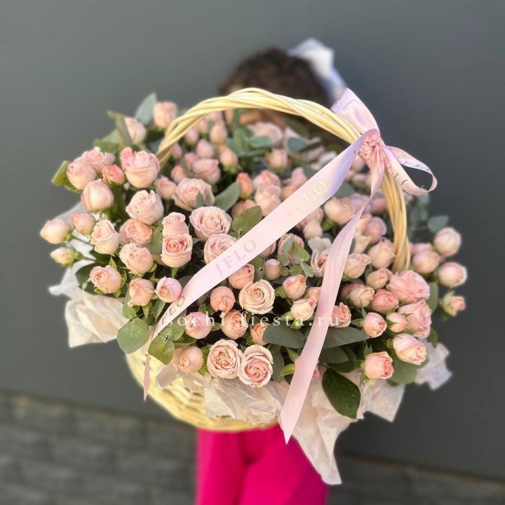 Корзина кустовых пионовидных роз в Нальчике