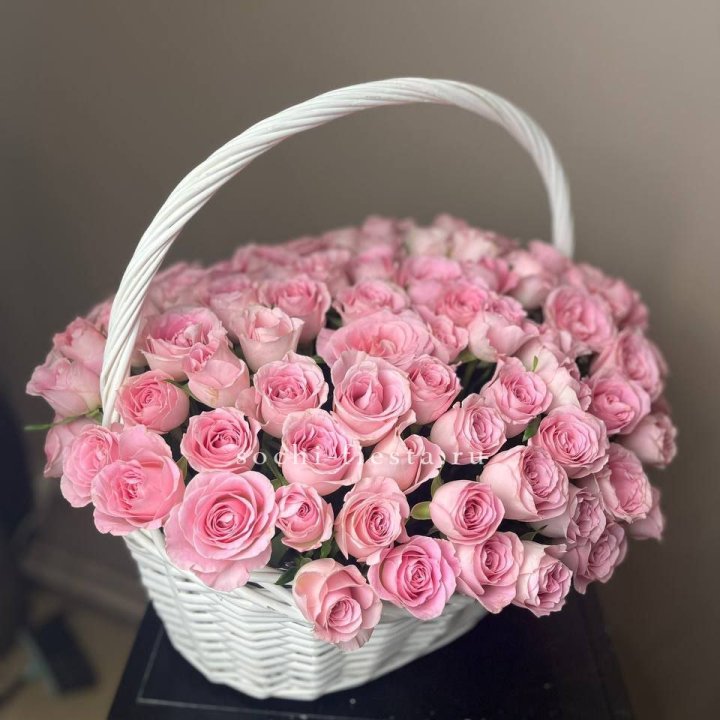 101 розовая роза в корзине в Нальчике