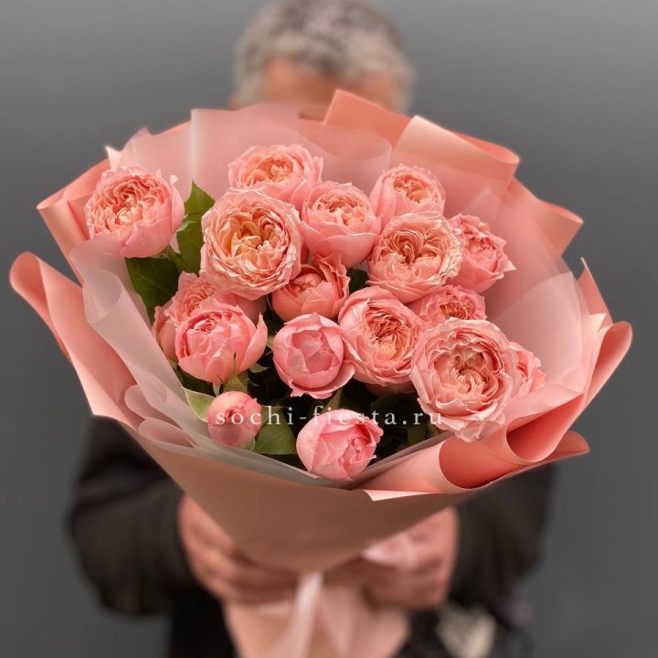 Букет комплимент из кустовых роз Джульетта в Нальчике