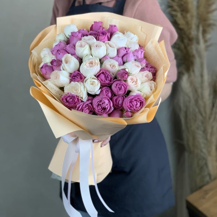 Букет кустовых роз Джулиана в Нальчике