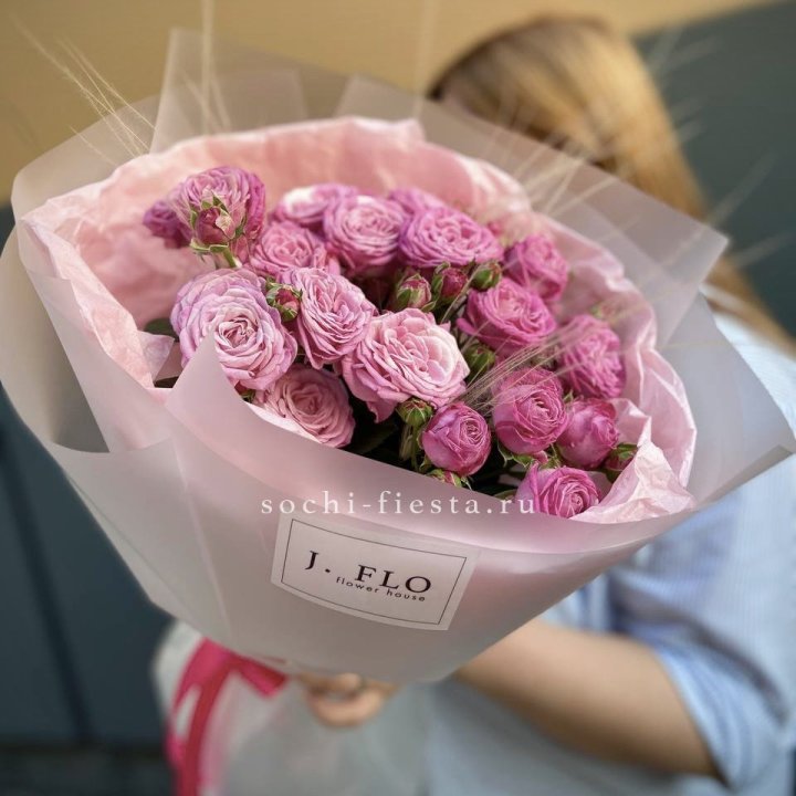 Пионовидные розы Мадам Бомбастик Pink в Нальчике