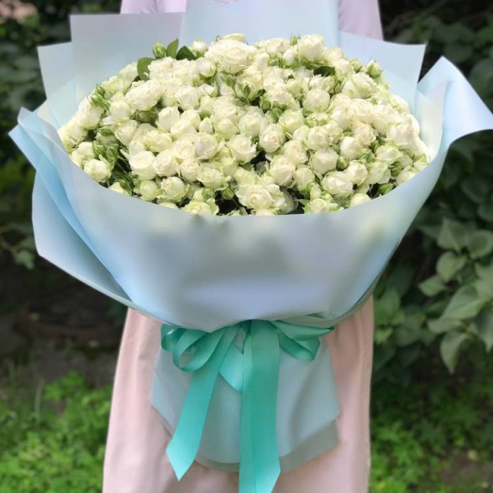 51 белая кустовая роза в Нальчике