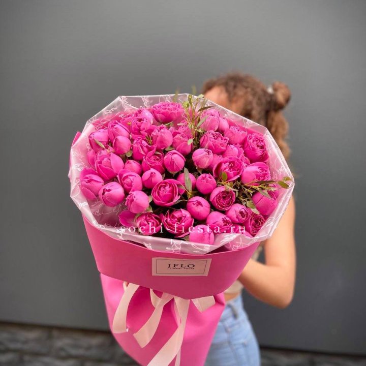 Кустовые розы букет Мисти Баблс в Нальчике