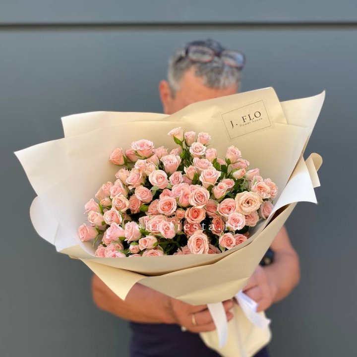 Кустовые розы леди в Нальчике