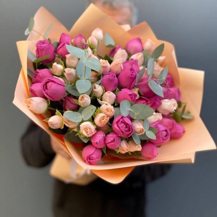 Букет кустовых роз Тендернес в Нальчике